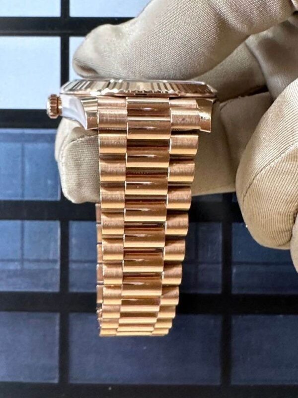 Day-Date 40mm 228235 Presidential Rose Gold Chocolate Dial - United Luxury