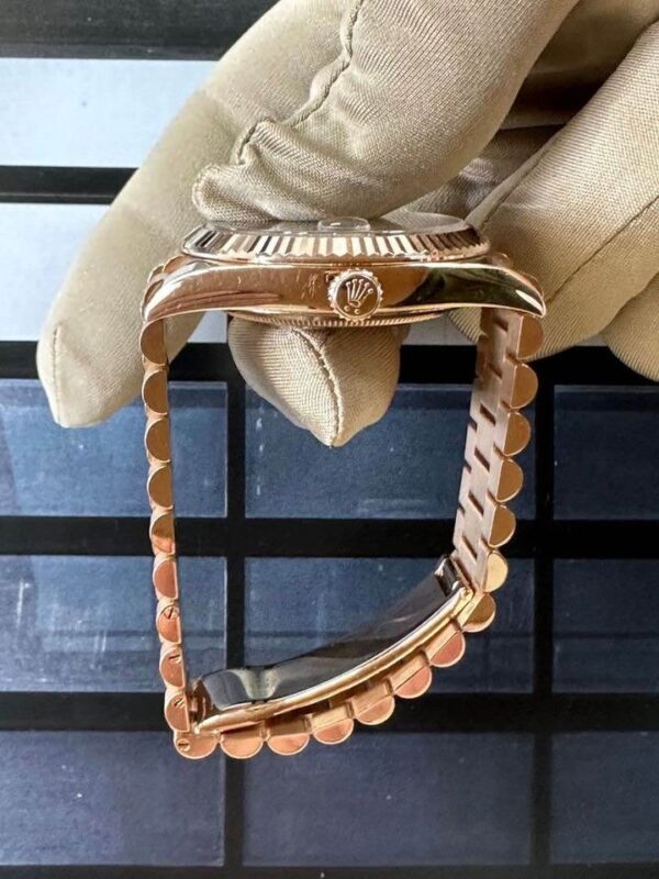 Day-Date 40mm 228235 Presidential Rose Gold Chocolate Dial - United Luxury