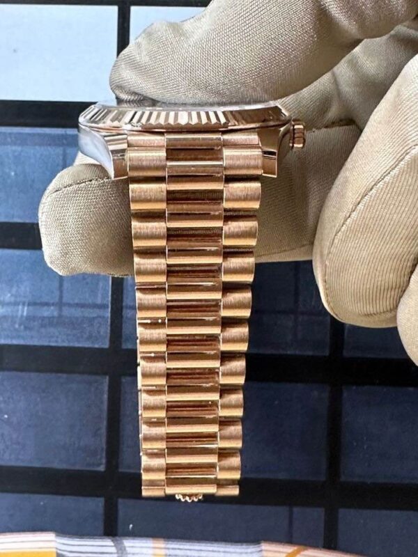 Day-Date 40mm 228235 Presidential Rose Gold Chocolate Dial - United Luxury