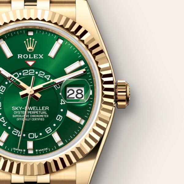 Rolex Sky-Dweller Oyster, 42 mm, yellow gold - United Luxury