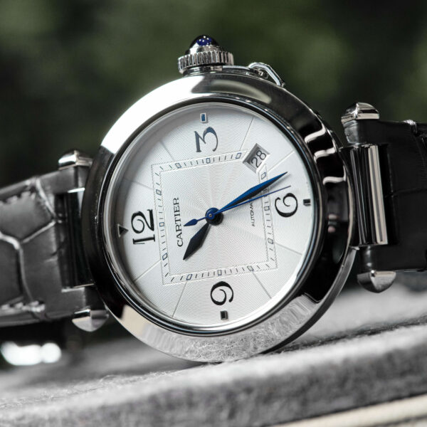 Pasha de Cartier watch 41 mm silvered flinqué dial - United Luxury