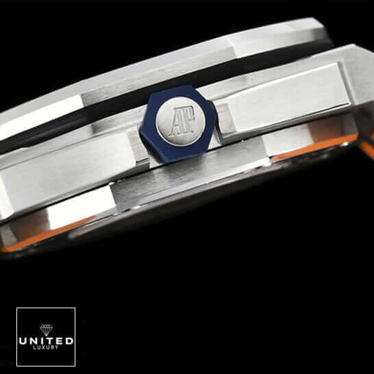 爱彼皇家橡树15710ST复刻表表冠/按钮黑色背景