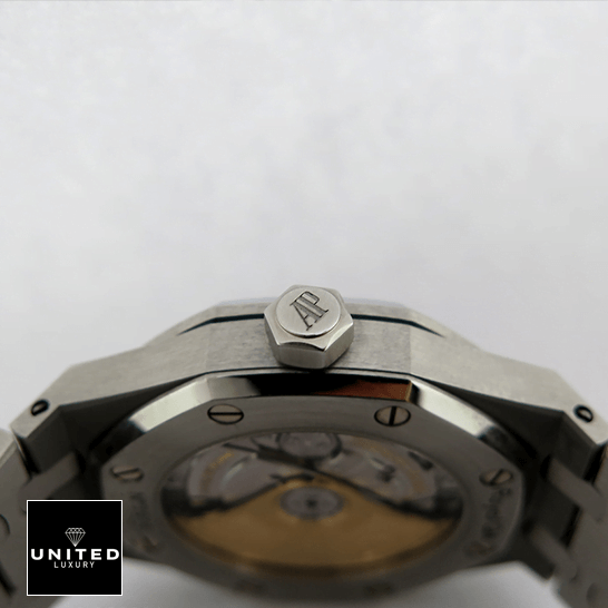 爱彼皇家橡树15451复刻表冠上的ap标志