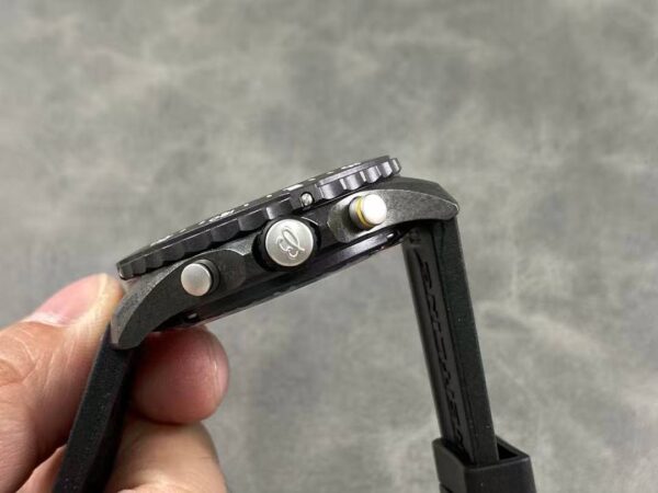 Breitling – Endurance Pro Quartz watch, black strap - United Luxury